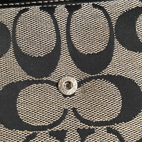 COPY - Coach Wallet Trifold - Picture 4 of 13